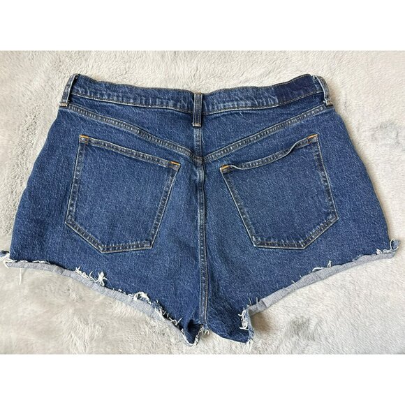 Abercrombie & Fitch The Mom Short High Rise 33/16 Curve Love Med Wash Cut Offs - Picture 3 of 8